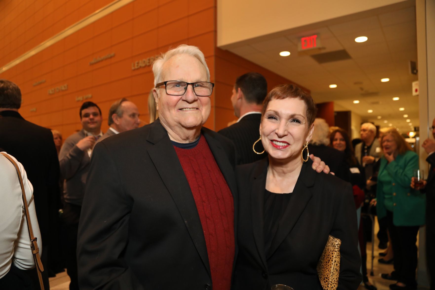 Harper Barnes, Roseann Weiss